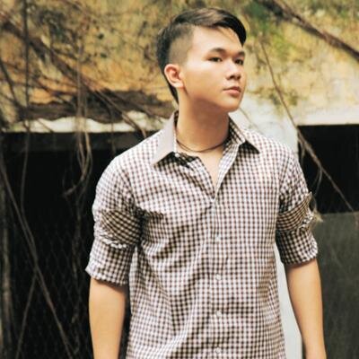 Singer | Check my first album : Journey of Love http://t.co/YkgAb4Oyub | For artist booking : Dodick LA [+62812 5263 3000] or E-mail : padi.musik@gmail.com