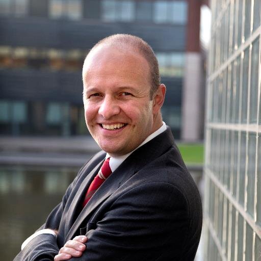Directeur Transport en Logistiek Vlaanderen, Beroepsvereniging Vlaamse transporteurs, voetbalfan, familieman