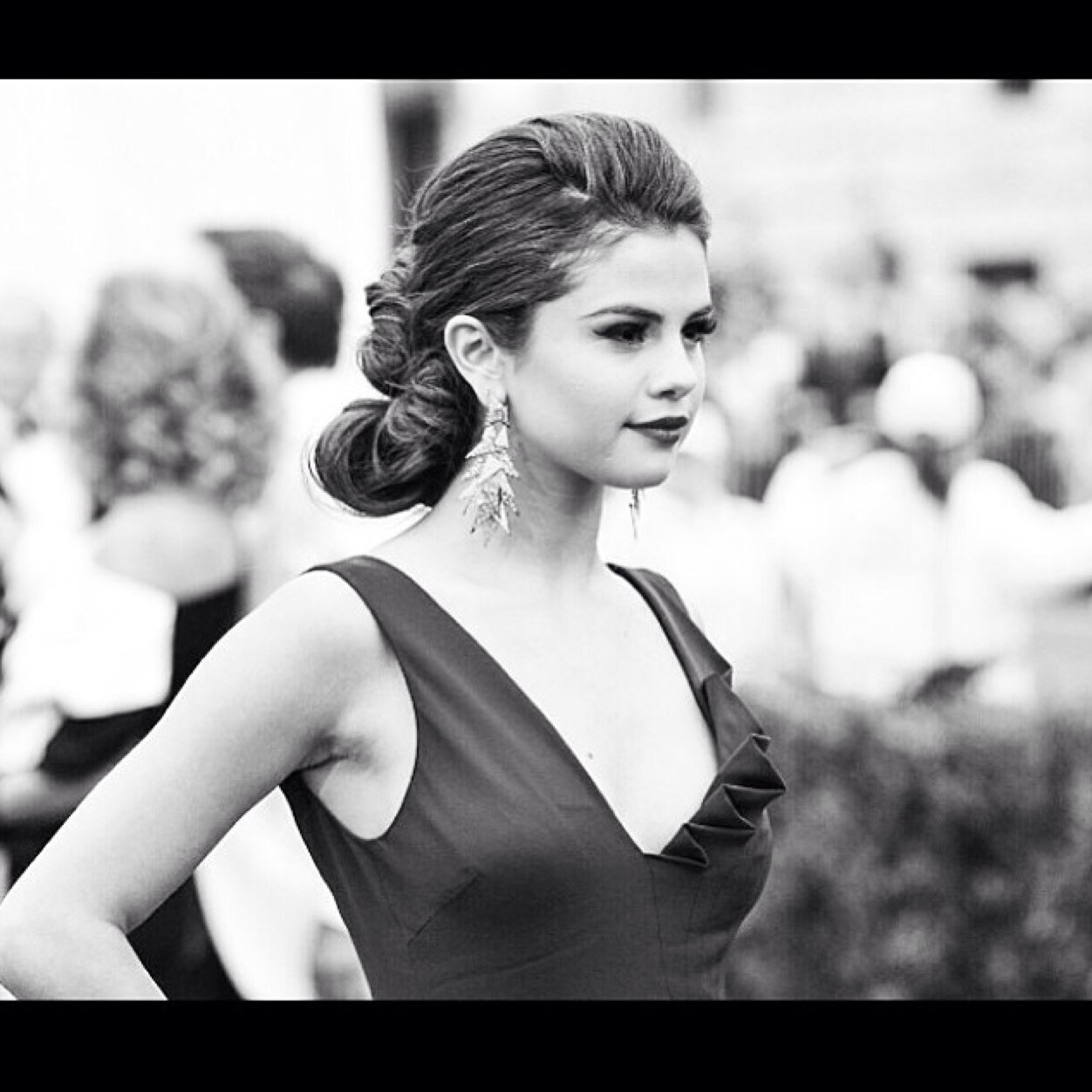 I wasted every shooting star for you and me☄➖ selena follows❣