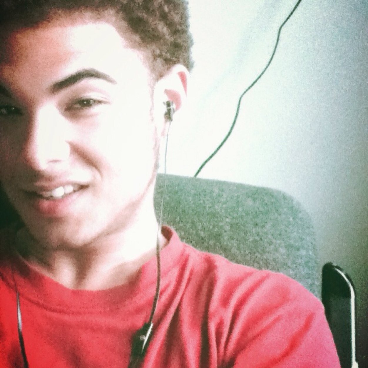 Follow Me i Follow Back !! :)
