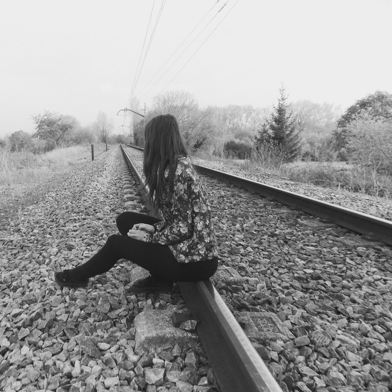 c0urageux_'s profile picture. «so happy one second, incredibly depressed the next.»