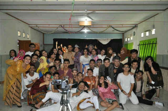 Kelas yang selalu berbeda dengan kelas yang lain! Sederhana, selalu tersenyum, dan humoris dan satu lagi banyak masalah hehe☺ Mommy Eliantha♥