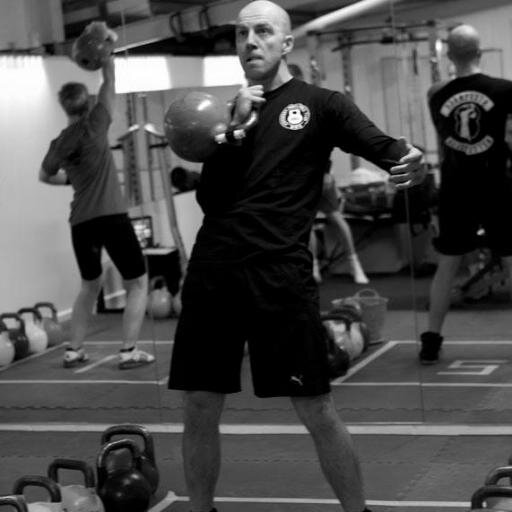 We run kettlebell classes, personal training sessions and small private group sessions in Stevenage