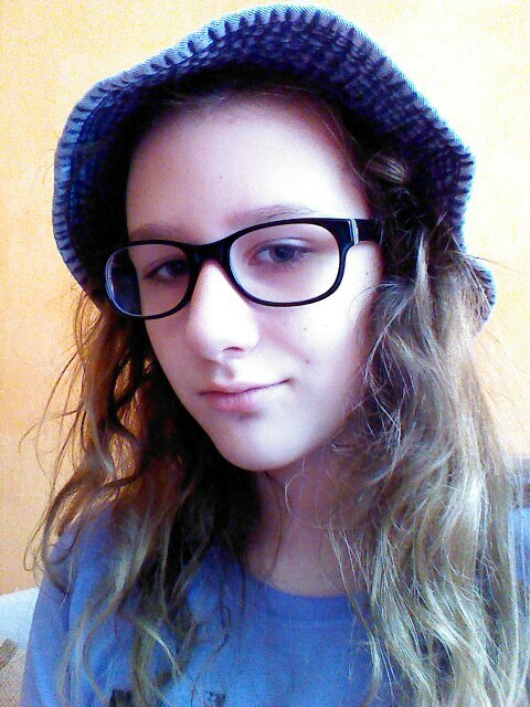 I love  slovakia   :* love :3 Music is my life  . Im a directioner :*  . I love Ross Lynch 3