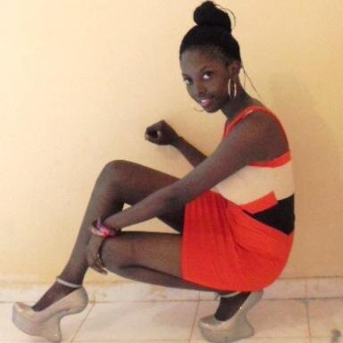 FatyMagalhes's profile picture. 