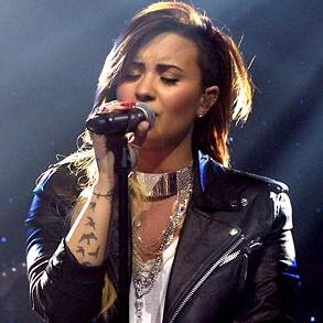 AxelleBachelot's profile picture. #LovaticsForever #CimorelliFam