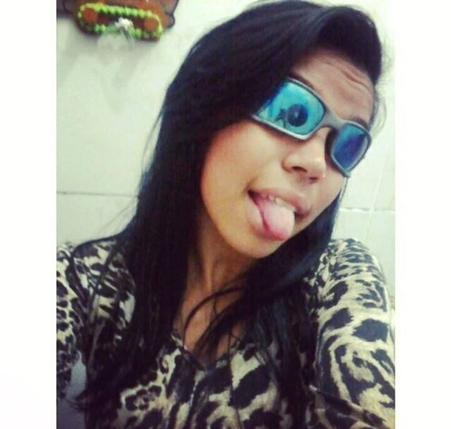 ,♫ Seem buuxiixoo coom  meeu noomee'. Fααiiz seeu coorree & mee esqeeçee ootααriios (a) ♪