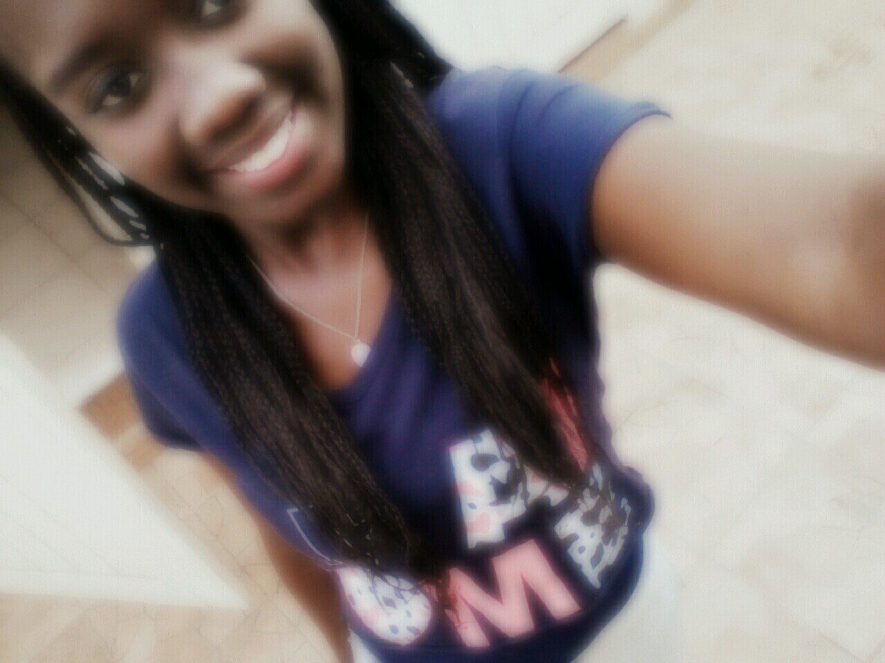 Hey Bitches :) Arame  , 14ans. Preparee a niquer mon BFEM :3 Vas y follow moi si tuveux en savoir plus ;) #Team221 #Allah *.* #InLove