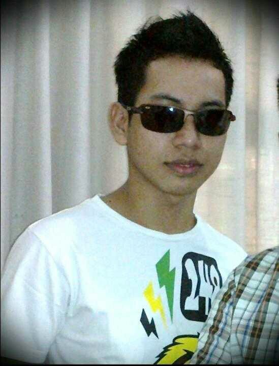 erlisupardi's profile picture. Aku tidak sibuk mencari sosok yg sempurna. Aku mencari sosok yg melihat kebodohanku, tentu ia pasti akan dapat menerimaku apa adanya