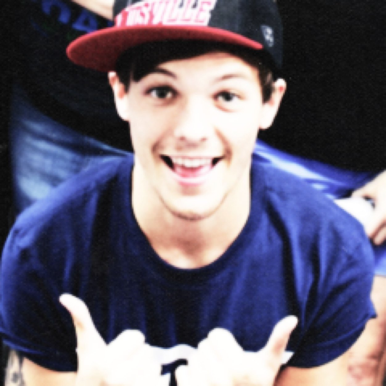 Hey! Go follow @tommocappuccino and i'll follow back!