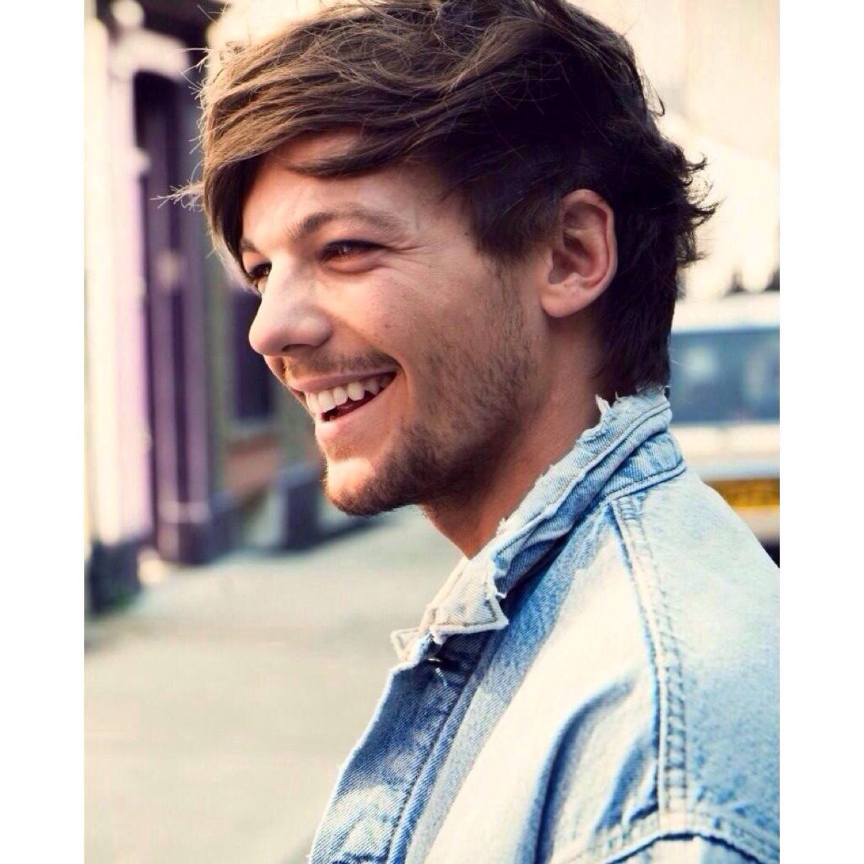 Hey! Go follow @tommocappuccino and i'll follow you back :)