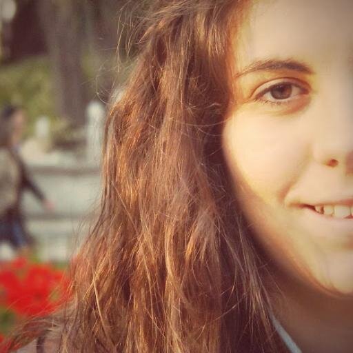 amanda_1810's profile picture. Estudiante de Estudios Hispánicos en la UV. Orgullosa, maniática, tierna y muy imperfecta. Amiga de sus amigos. Amante de los sueños por cumplir! :)