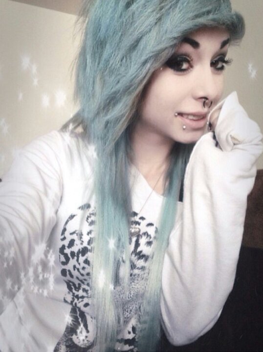 18. Follow me and I'll follow you c: Single. FAKE/RP