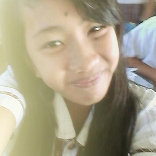 ..dont play with me coz im better in playing than you.!!
.tahaha.
..im a kind person....
..who wantx your love