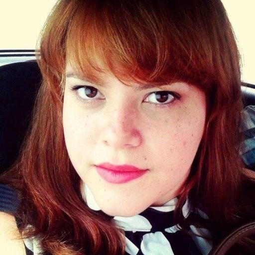 Pisciana, sonhadora, publicitária e comunicadora. Totalmente apaixonada por moda, estilo, comportamento e cultura.