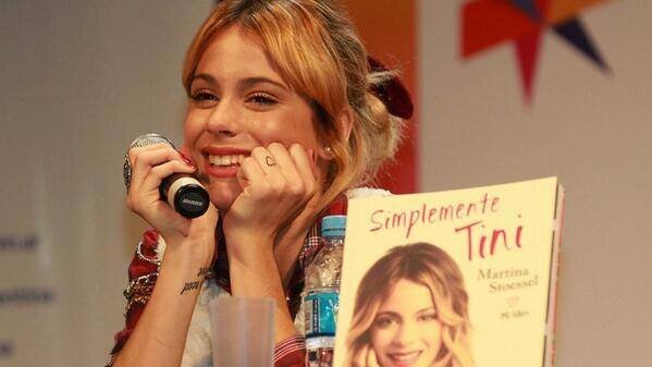 pagina dedicada a Tini Stoessel mi idolaa!! tinista por siempre