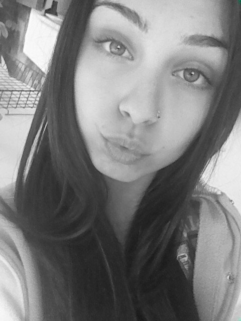 emmapant60's profile picture. 