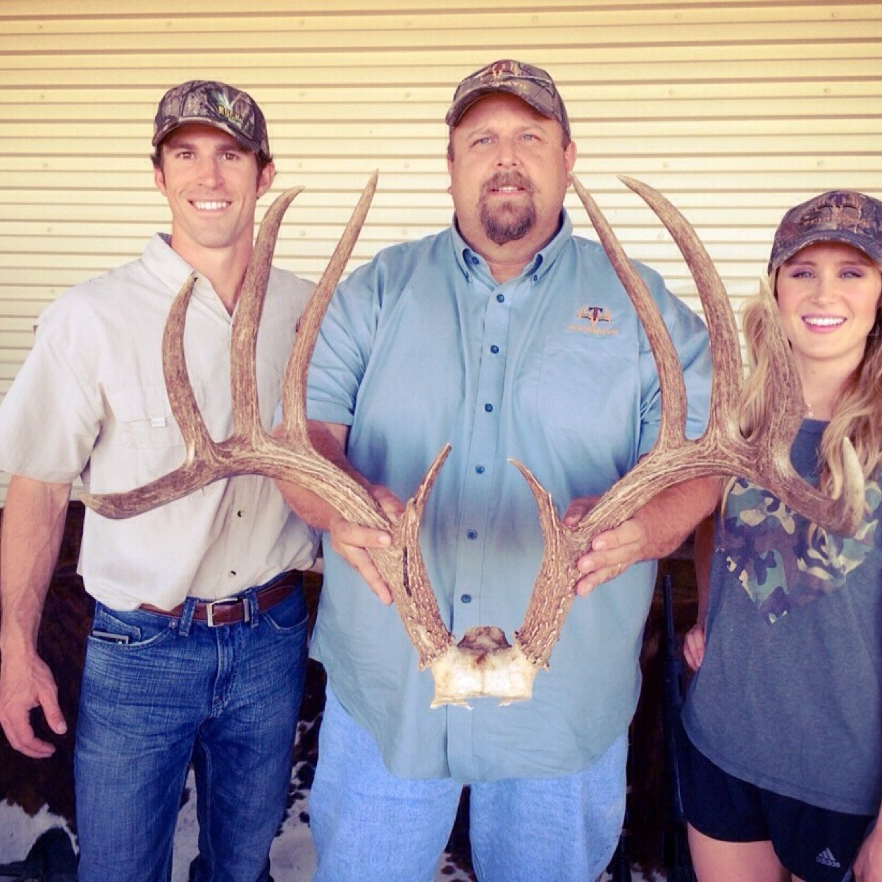 tecomate_tv's profile picture. New official Account for THE BUCKS OF TECOMATE and TECOMATE WHITETAIL NATION shows on Outdoor Channel. Instagram-- tecomate_tv
