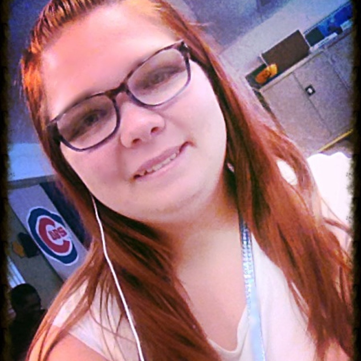 im a directioner,i am a singer and song writer! I follow back