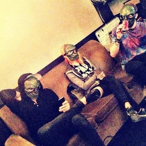 Paramore are my life! see them this summer with Fall Out Boy! and Download the new single: Aint't it fun