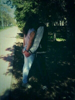 Morena de ojos marrones y bajita//5 como forma de vida//adoro morder//MEJORAMIGA23//13veranos//R.G♥