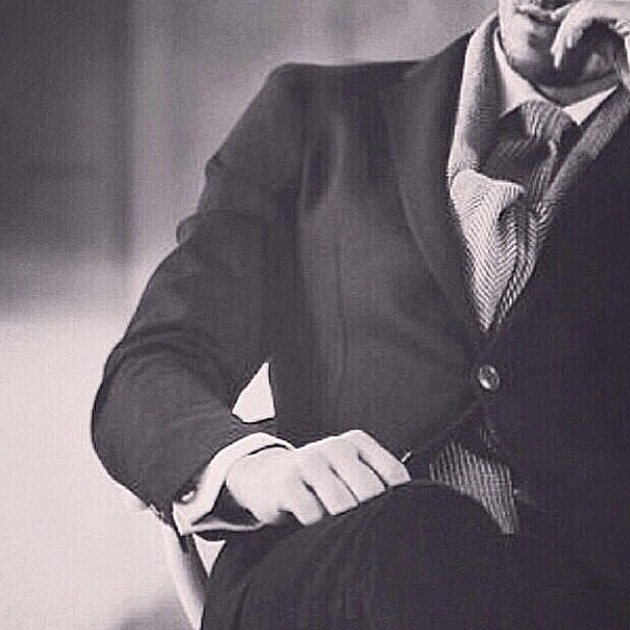 قد أكُون كاتِب ، وقد أكون ناقِل حَرف .. في كِلا الحَالتين , أتمنى أن يرُوق لكم ما أُقدّمه ' عاشقٌ لتلكَ الفاتِنه '
ksh5h_90 ..snap ♡