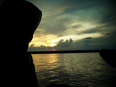 Asal cinta milik ALLAH
Perginya cinta dgn izin ALLAH,
Hilangnya cinta atas kehendak ALLAH,
Dicintai dan mencintai anugrah dari ALLAH....|go.kr.