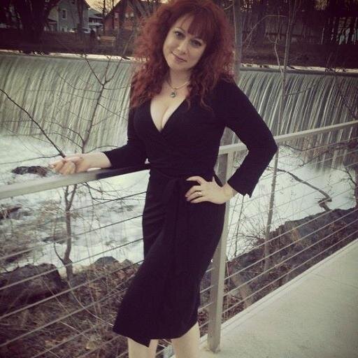 Mama to Anastasia and Max & actress/voice narrator / audio book narrator who loves shopping, shoes & the beautiful Hudson Valley!