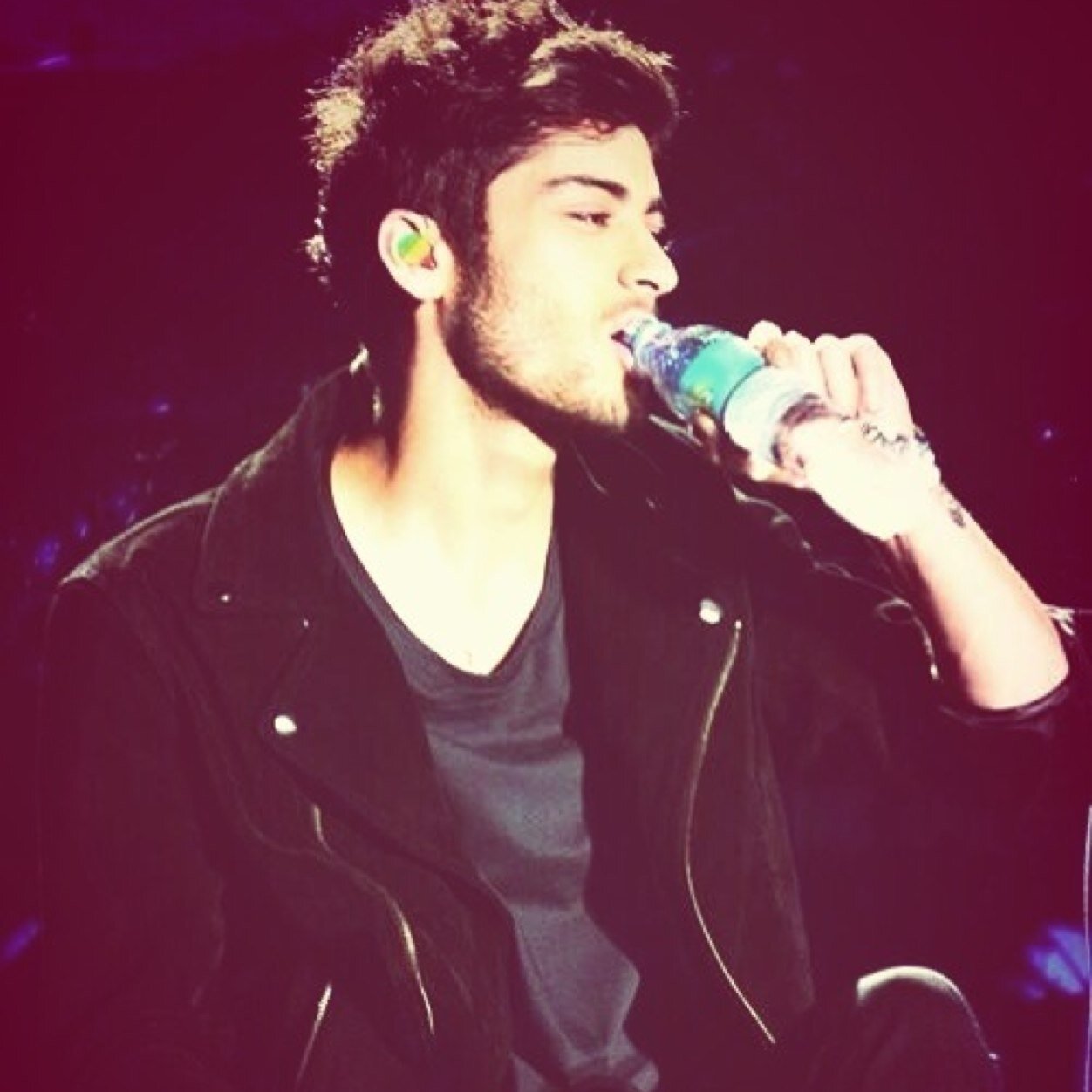 free follow bc you're amazing. please follow my main acc @rosesandIarry ily xx
