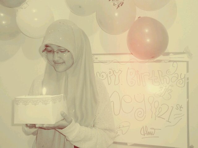 meyadilah's profile picture. Architect to be • Glasses • Camera • k's Chef • Princess of father will be your Queen