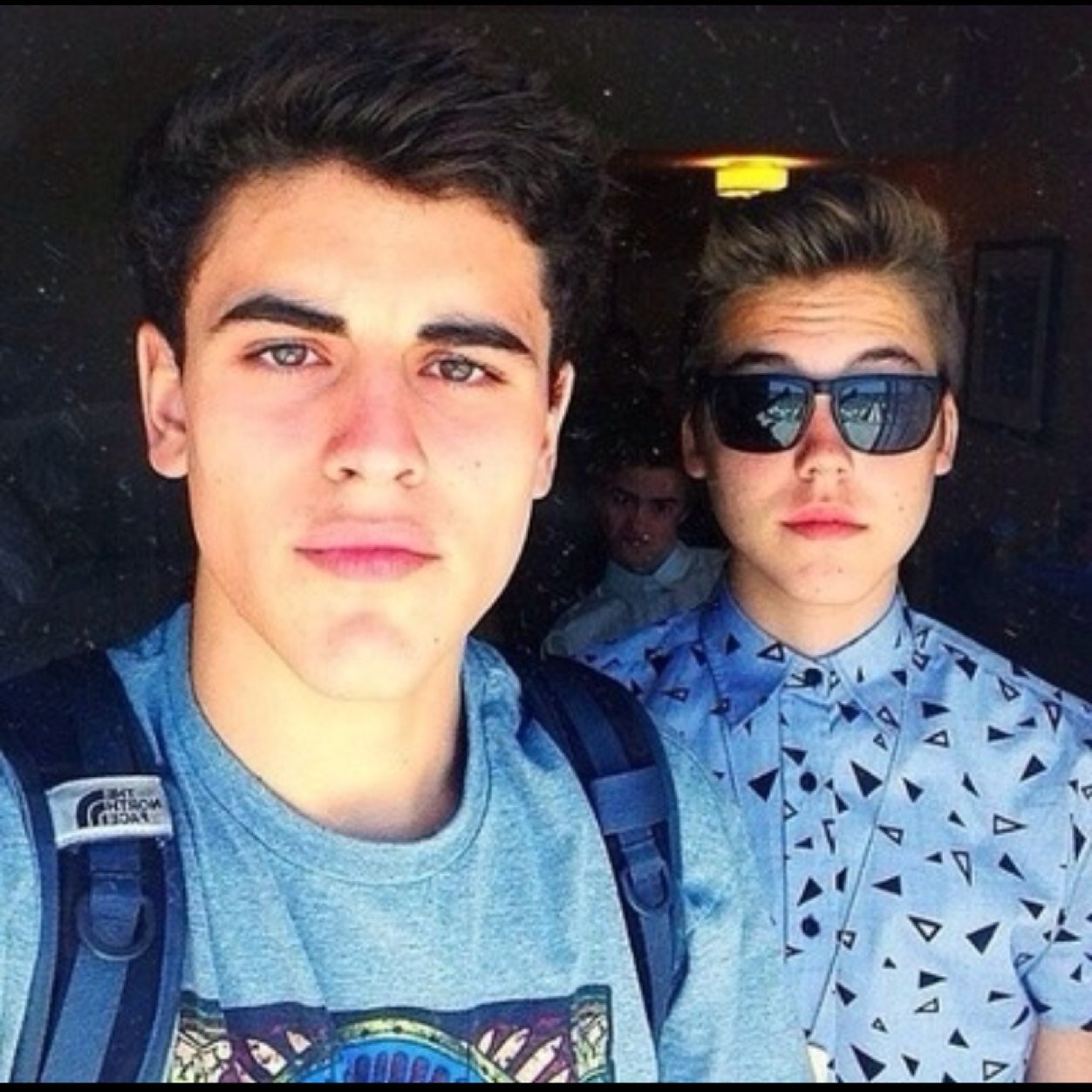 vividgilinsky's profile picture. im the real icejjfish