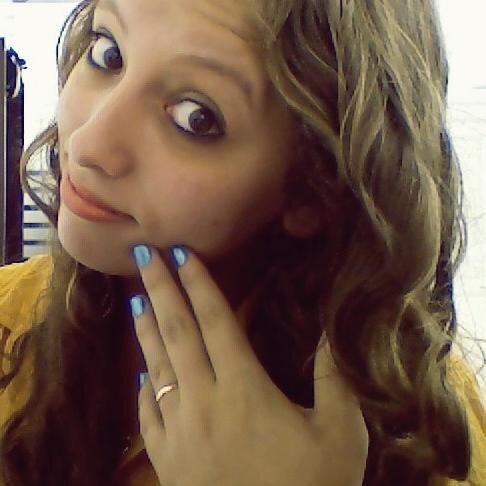 Gaúcha, Colorada, Capricorniana, Feliiz, Amandooo  *-* , Simpatica depende de voc'!!

Follow--me  -.-