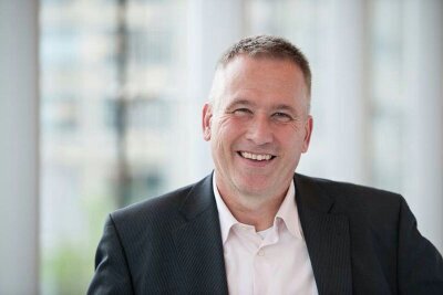 Tweeto ergo sum: always-on trusted communications leader, who loves his work, music and sports. Opinions are my own.