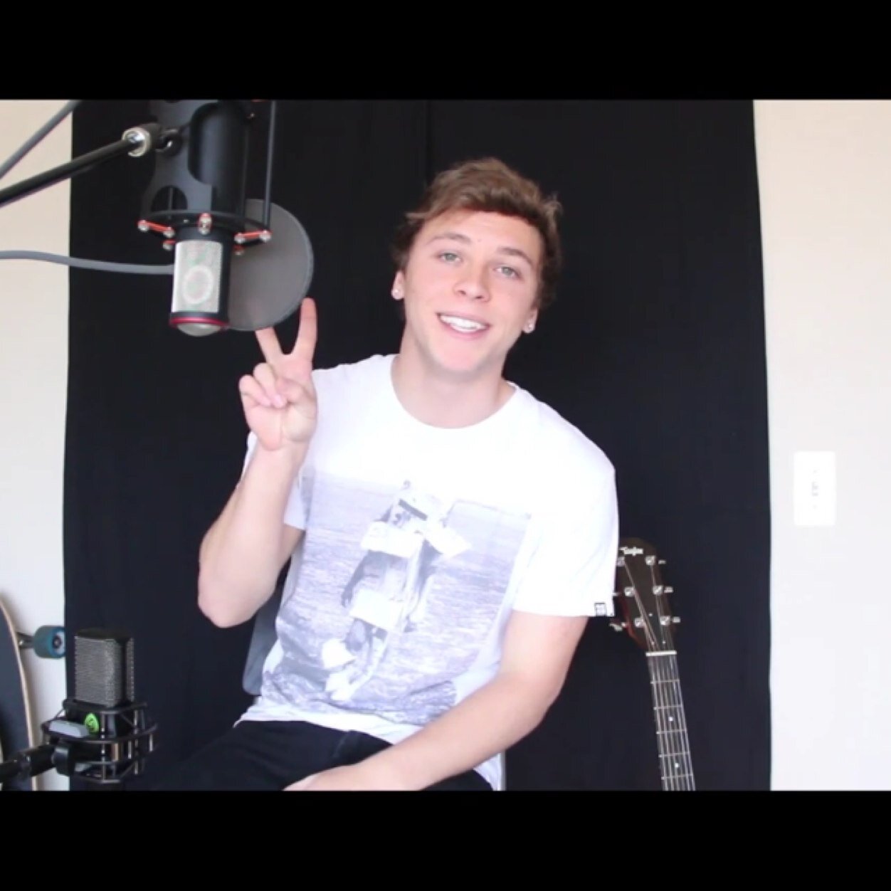 Congrats! Free follow from @keatonlover_ ----follow it !