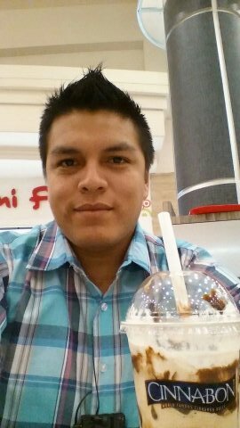 Publicista de profesión. Compañero, amigo y padre feliz