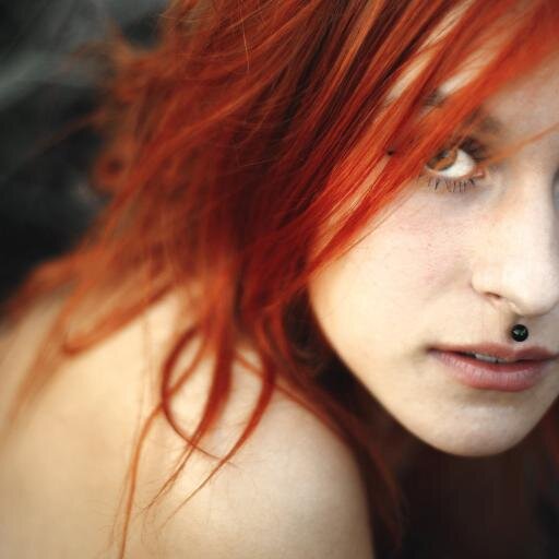 LisaCrispim's profile picture. Agora só vou lutar por quem vale a pena porque o AMOR está na transpiração