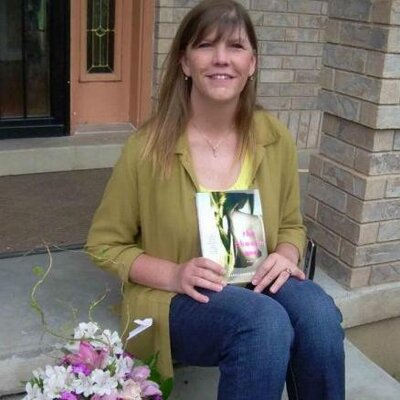 Profile Picture of Carol Lynch Williams (@Carol_writer928) on Twitter
