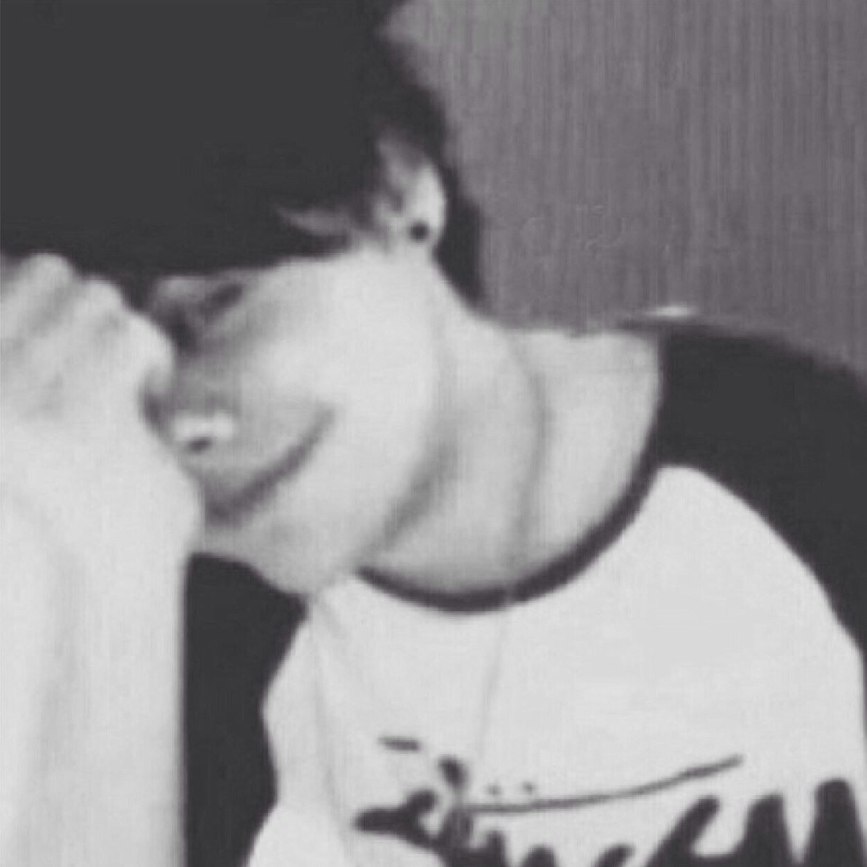 hiiii! It would mean the world if you followed @retrocIiffords, you can also ask her to dm you to luke ilysm ٩(´ᗜˋ)و
