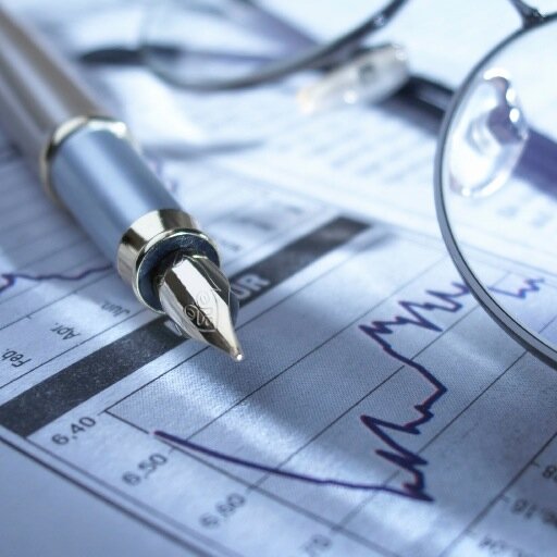 David Mills a business, financial services & banking expert with a broad and extensive experience spanning over four decades.