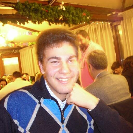 Sono uno studente 👨‍🎓 di Giurisprudenza, liberale e anti-censura. Una tastiera 🎹 e divento un bravo musicista. Amo la leadership, socio Rotaract Monreale