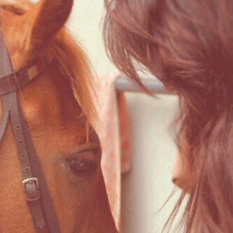 عيشوآ بقلبَ آبيض ۈ نيہَ حسنہّ فليس علىَ آلدنيآ بقآء ..♥'
