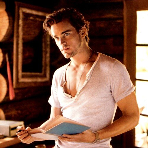 • Hermano  de Elliot y Mía Grey • Presidente  de Grey Enterprises Holdings inc • Amo a Anastasia• #RolLibre