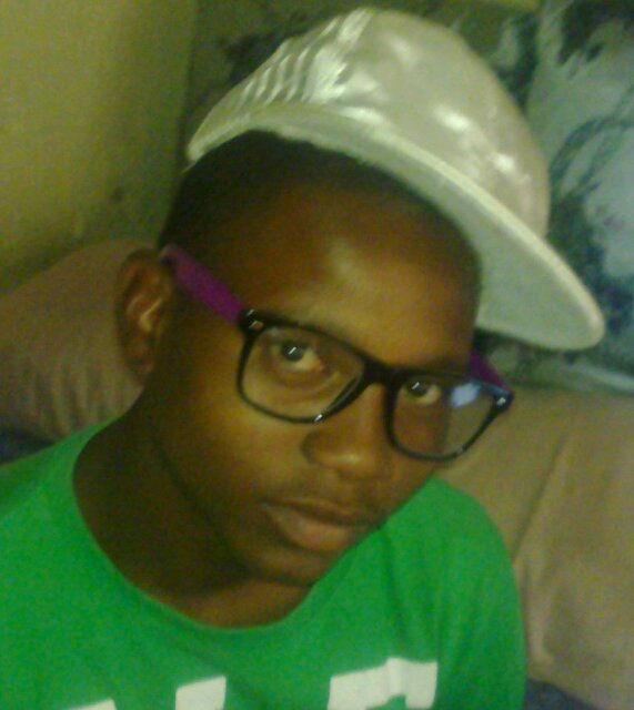 am a producer n'i lov being n'workin with poeple i believe in god n'ma dreams ...i lov music n'am the coolest n'sweetest guy ever in this world