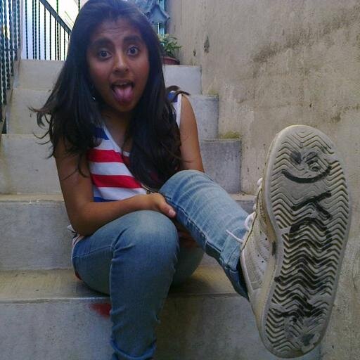 Hi! (: I'm Frida, I love food & I love ❤One Direction❤ I play futbol  soccer,basquetball. Folow me Tanks :*