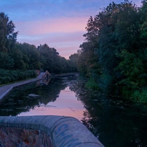 @StourbHour now tweets via @HubStourbridge  & #Blkcountryhour (Tues from 7pm-8pm). Share your ideas, projects, businesses in Stourbridge & the Black Country!