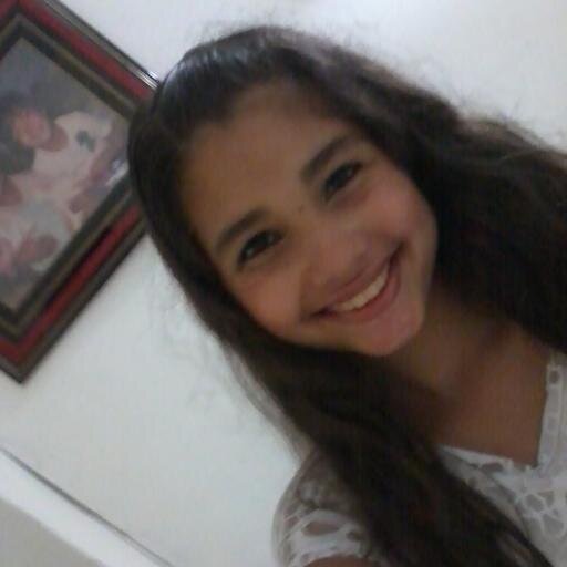 Adoro atuar !! espero um dia ser uma grande atriz :D