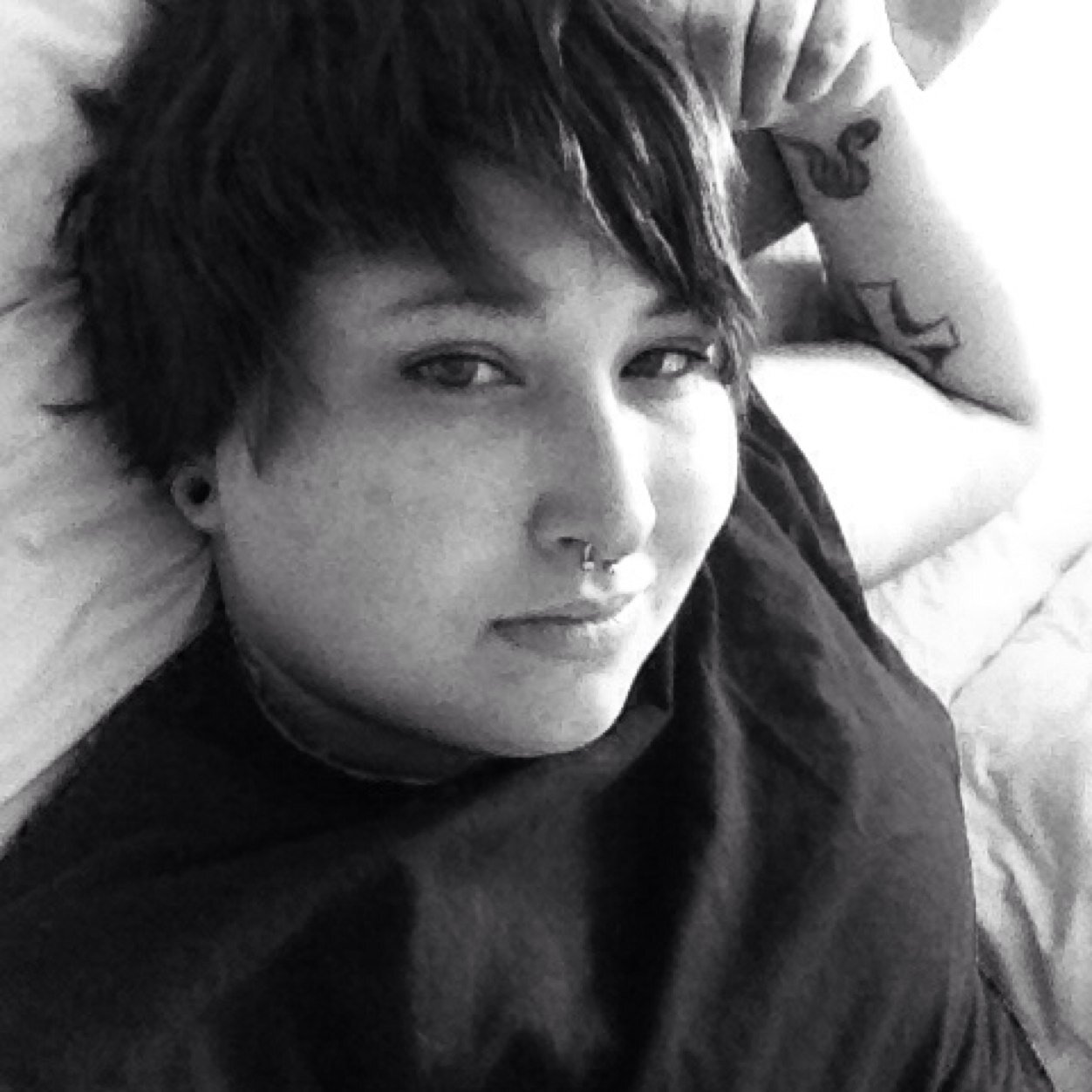 25/f/ and loving life. I love music, anything paranormal, my car, watching movies, scyfy and typical things like everyone else... ❤️