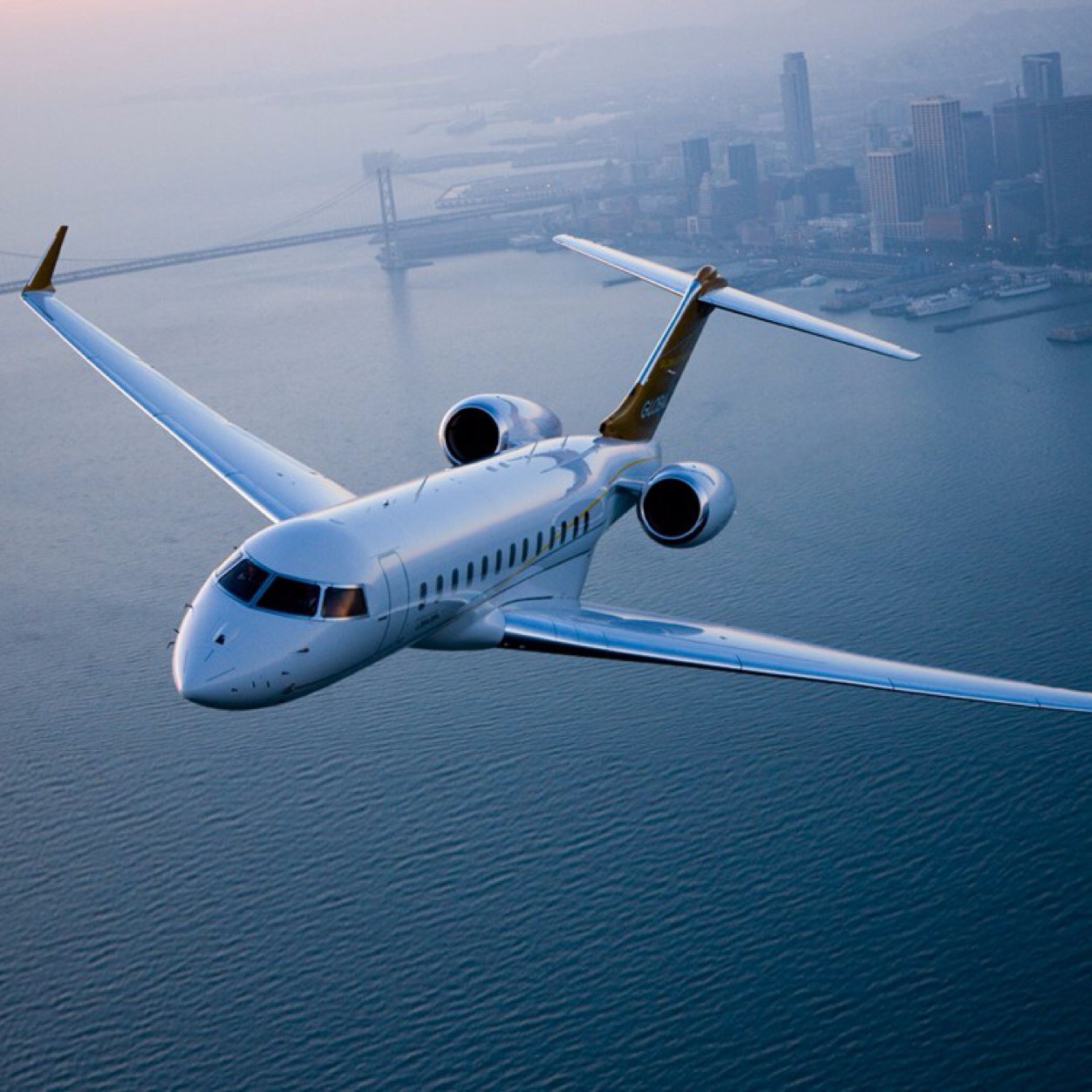 Retweeting empty legs and one-ways from the aviation and air charter world.