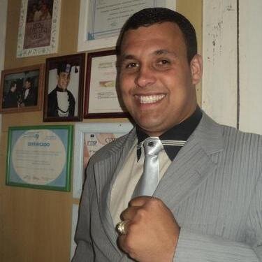 Amo Deus sobre tudo e minha família , minha vida, Amo ser fiel ao senhor e ministrar sua palavra !!!!!!!