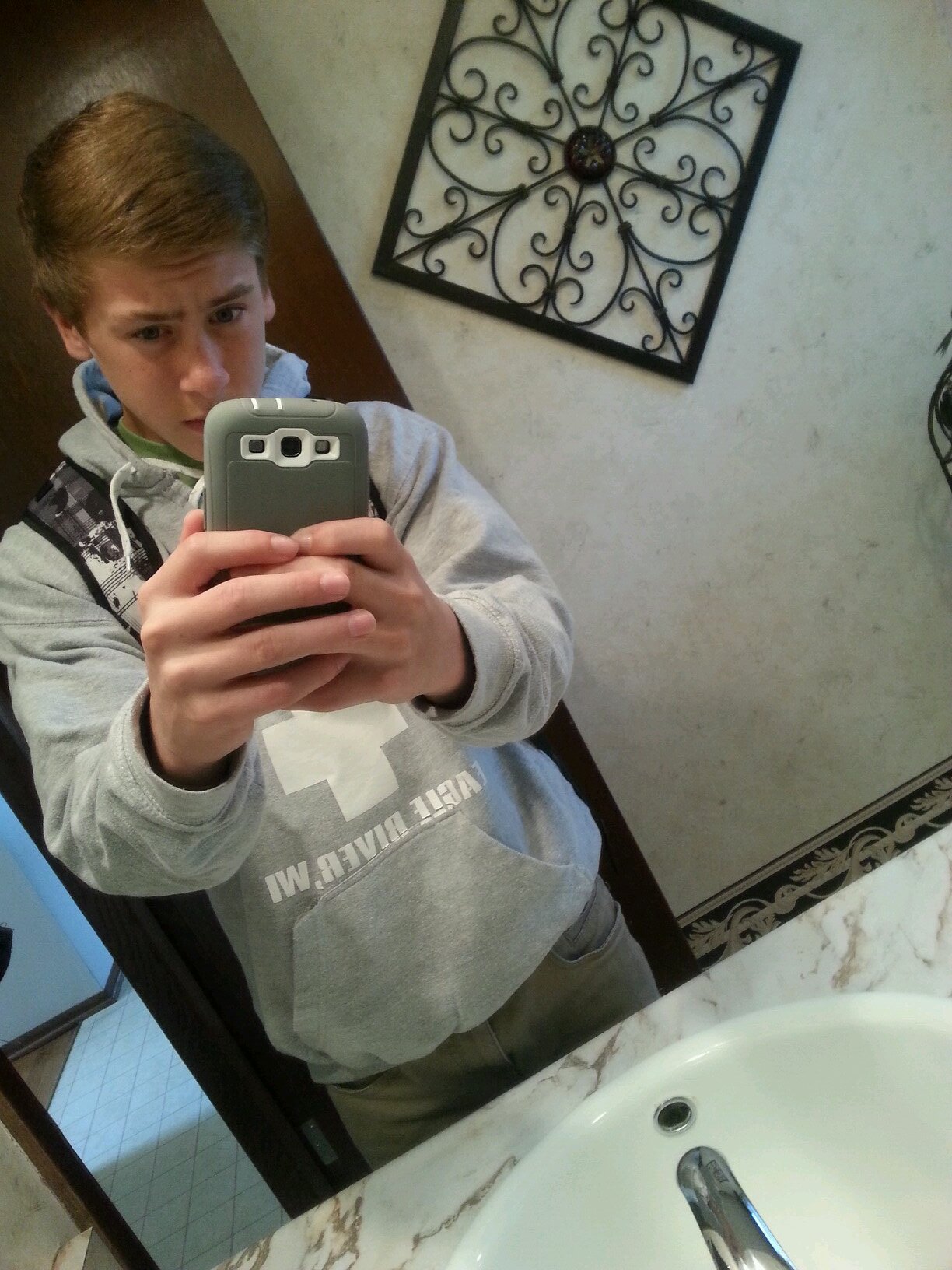 F/A competitive player and like to snowboard